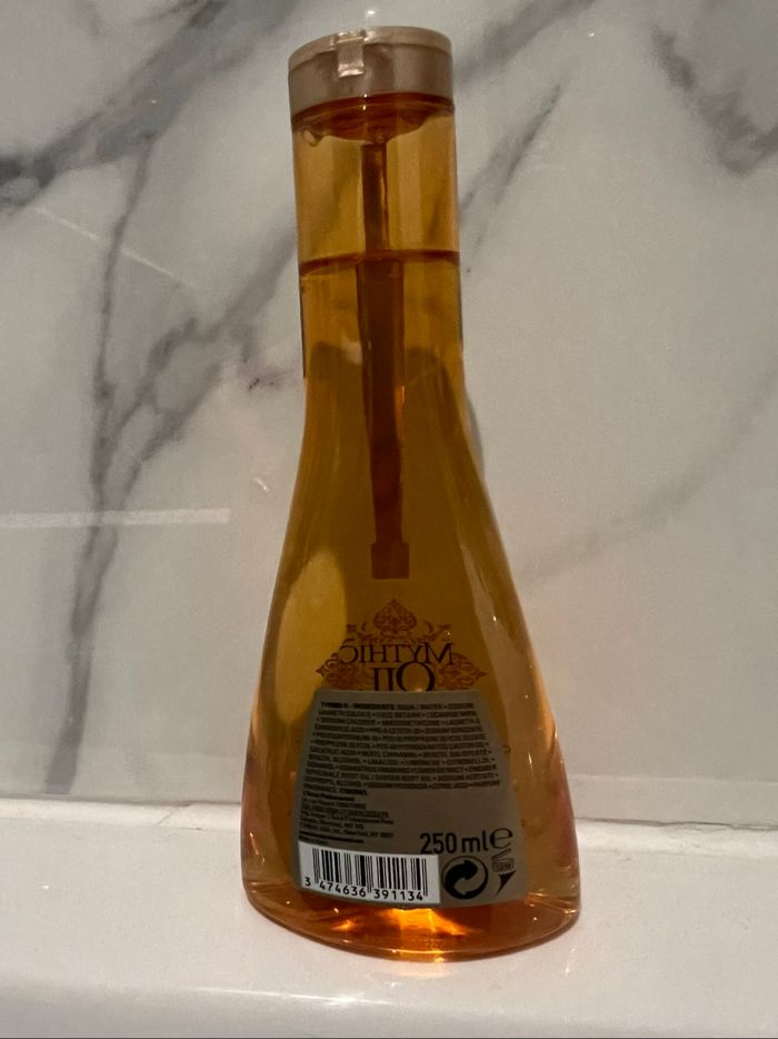 Shampoing gamme Mythic Oil neuf - photo numéro 2