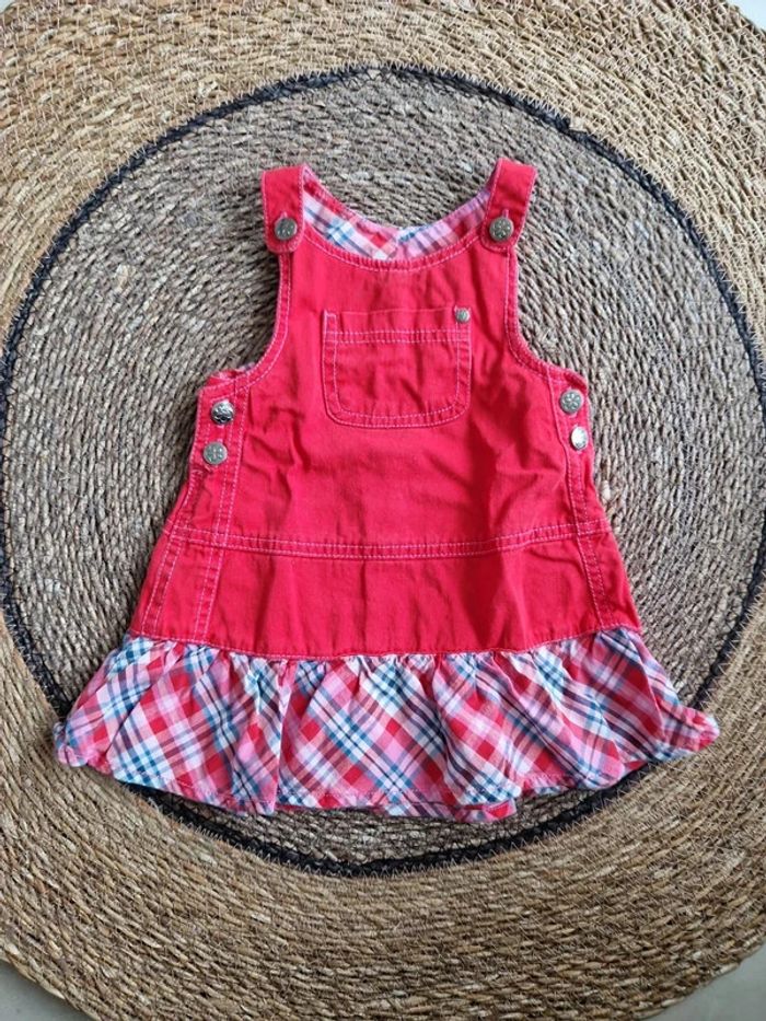 Jolie robe rouge taille 18 mois