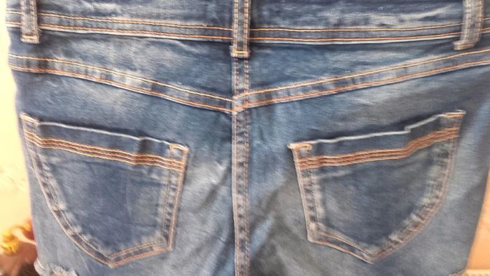 Mini short en jeans - photo numéro 2