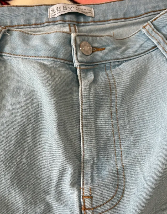 Jeans bleu clair coupe droite - photo numéro 4