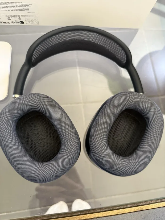 Apple AirPods Max USB-C Minuit Casque Audio Haute Fidélité av Réduction de Bruit - photo numéro 2
