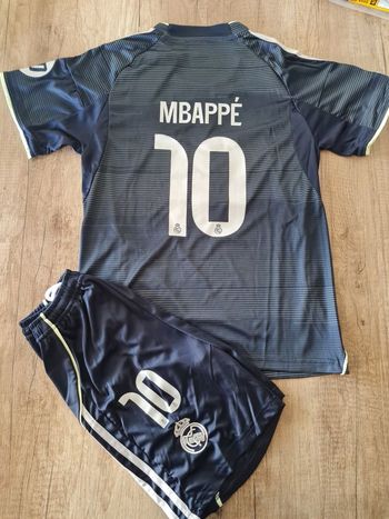 Ensemble football Real madrid - mbappe - 12 ans