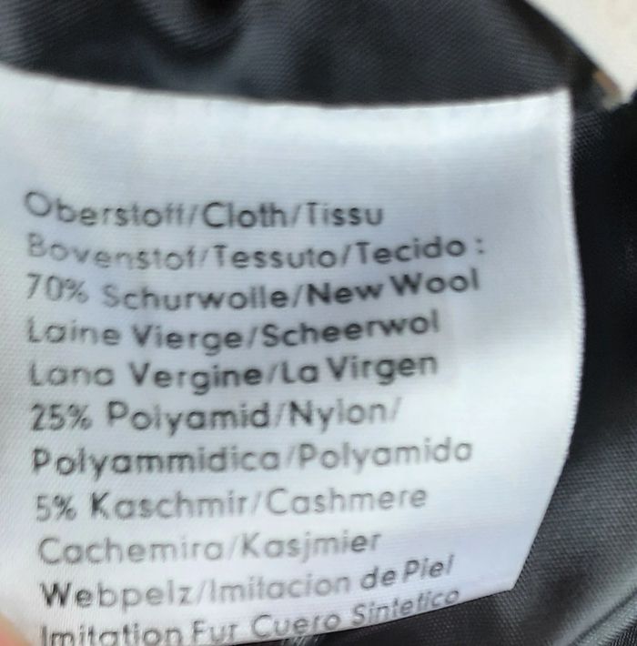 Manteau noir avec de la fausse fourrure, taille 42 - photo numéro 5
