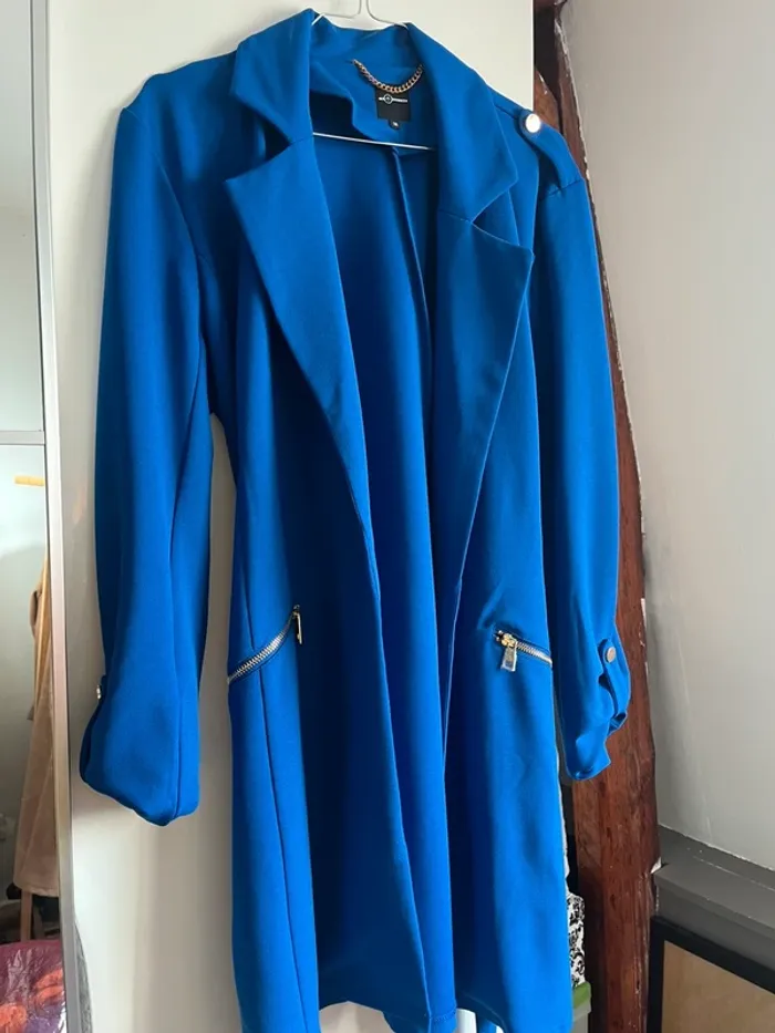 Trench bleu électrique