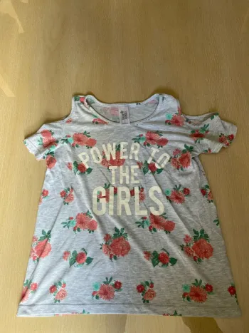 🌸 T-shirt aux épaules ouvertes 🌸