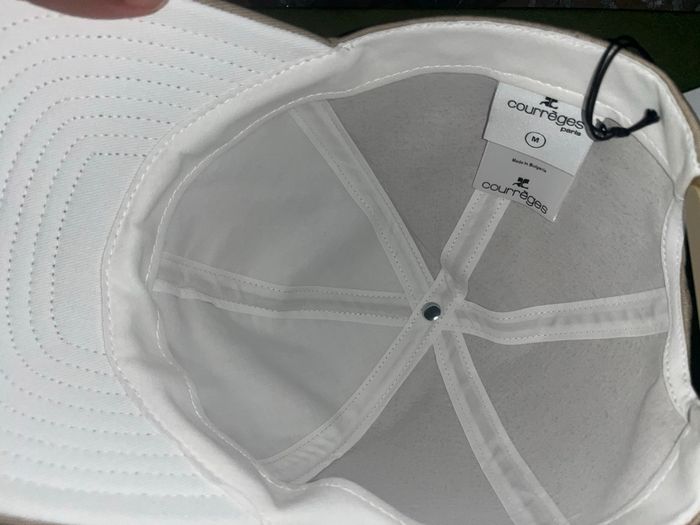 Casquette luxe neuve Courrèges avec étiquette - photo numéro 8