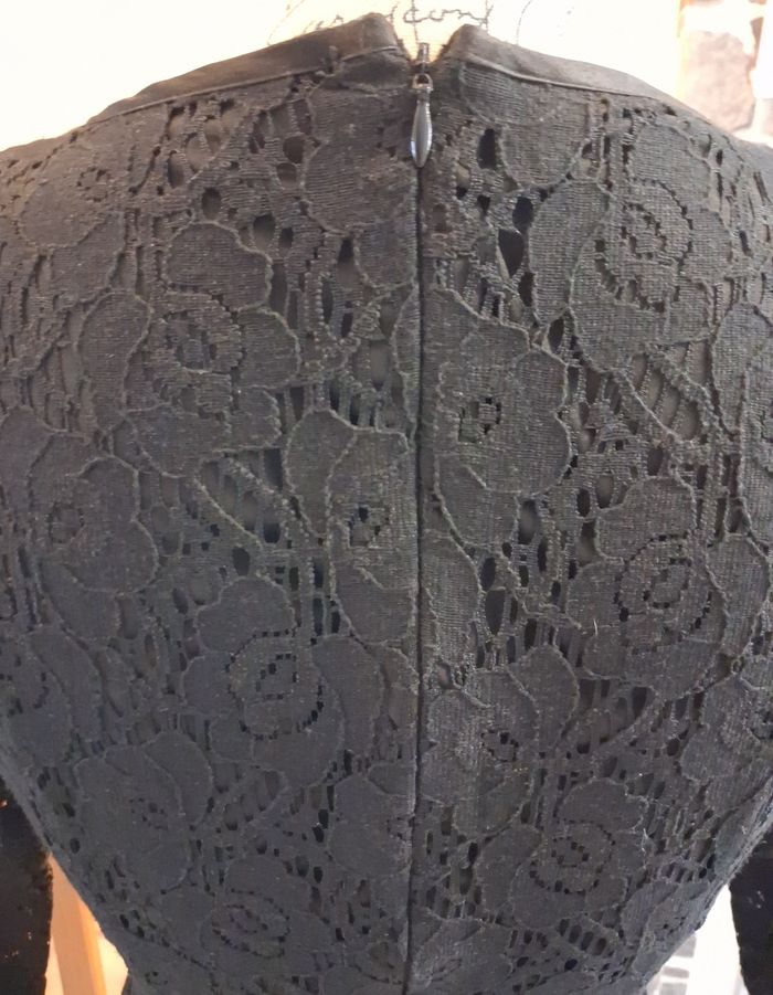 Robe courte toute en dentelle noire - photo numéro 6