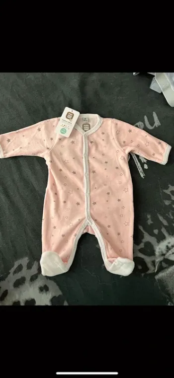 Pyjama neuf sans étiquette