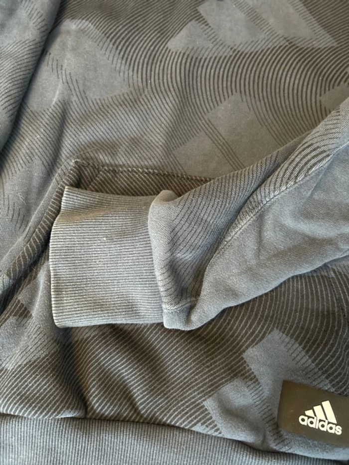 Pull adidas taille M - photo numéro 3