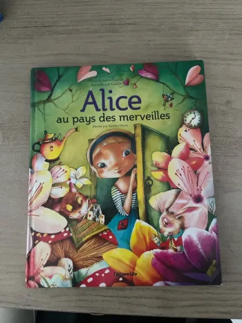 Livre Alice au pays des merveilles