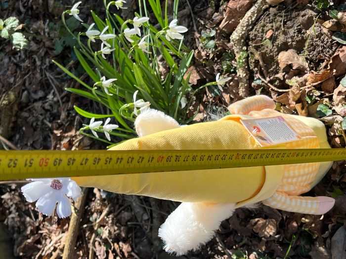 gnome de Pâques avec oreilles de lapin en vichy jaune et blanc - photo numéro 3