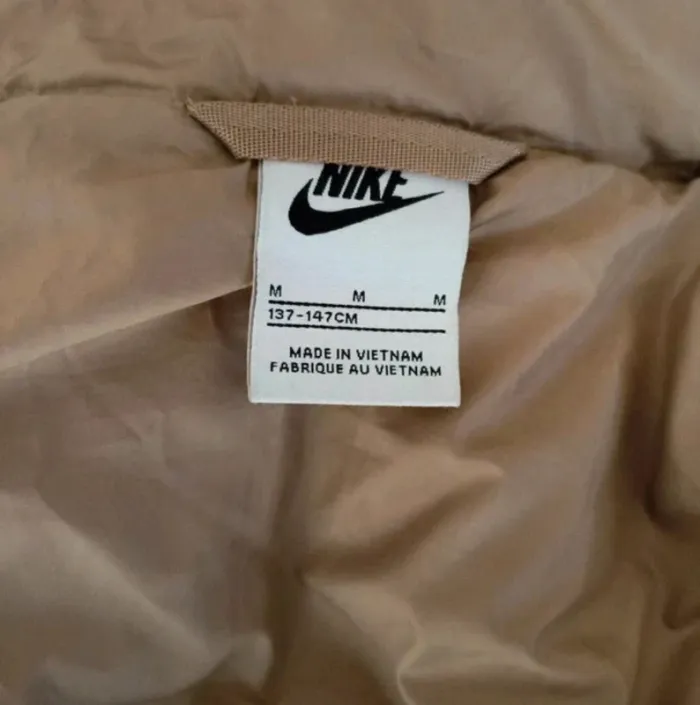 Doudoune longue Nike enfant taille M 137/ 147cm - photo numéro 3
