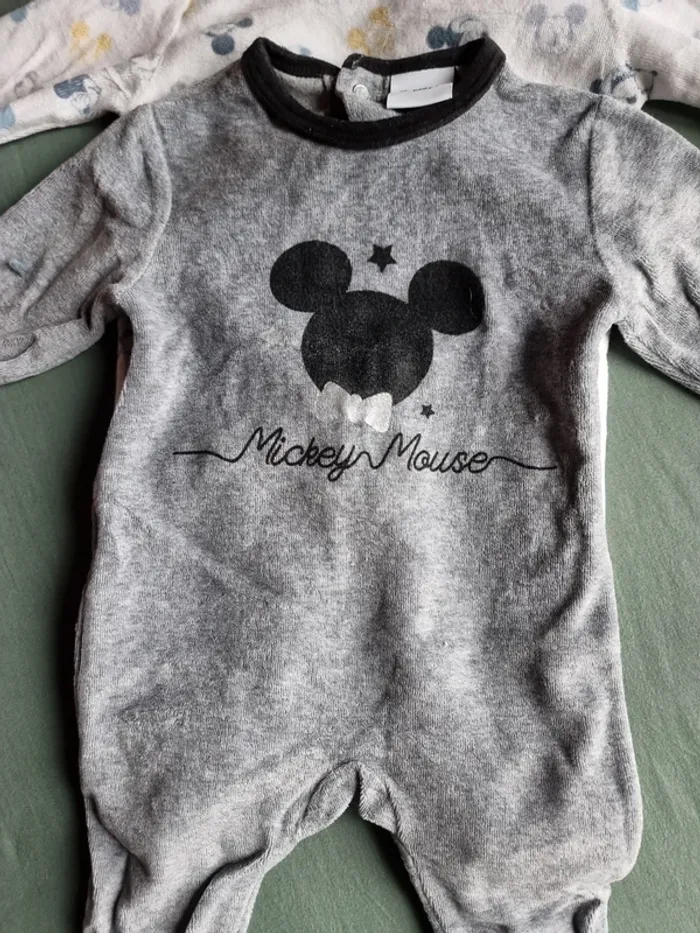 Lot 2 pyjama mickey 3 mois - photo numéro 2