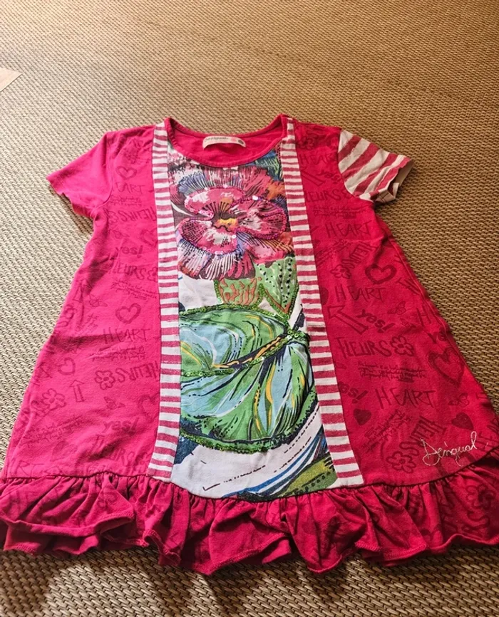 Magnifique robe fushia taille 9 ans désigual
