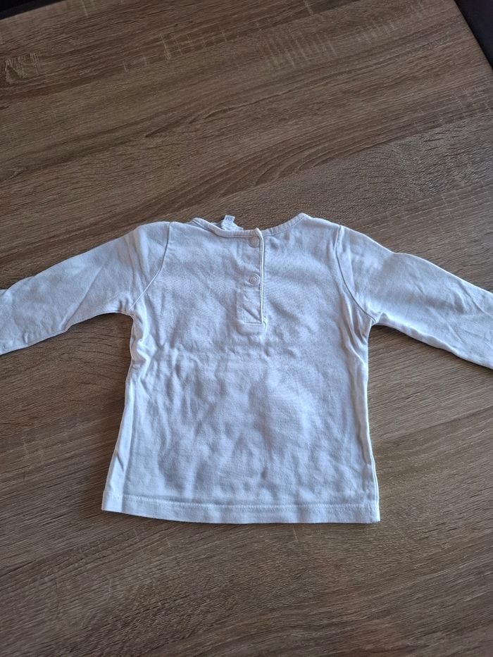 Jolie sweat Manches longues léger fille taille 6mois. Très bon état. Marque kimbaloo - photo numéro 4