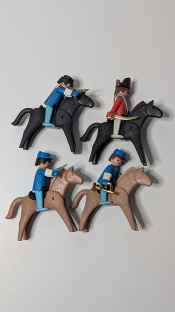 [Playmobil] Lot de 7 tuniques bleues Geobra 1974
