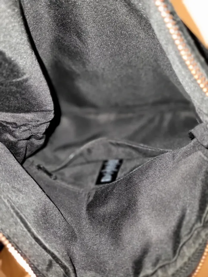 Pochette main - daim - photo numéro 2