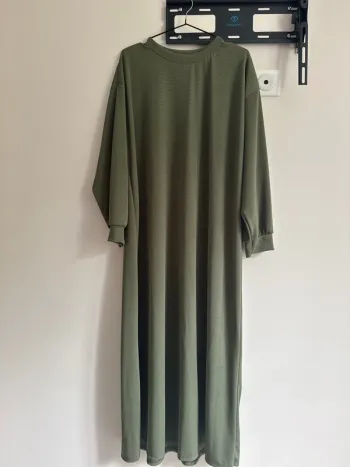 👗 Robe longue avec manche longue - taille unique - new collection - neuf sans etiquette