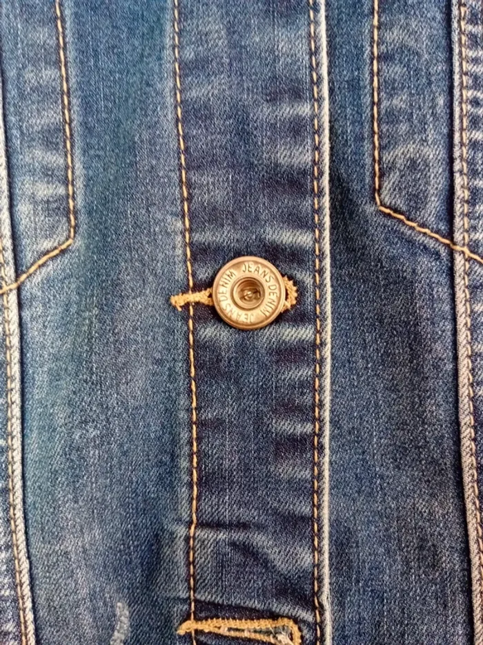 Veste en jeans effet usé taille L/40. - photo numéro 2