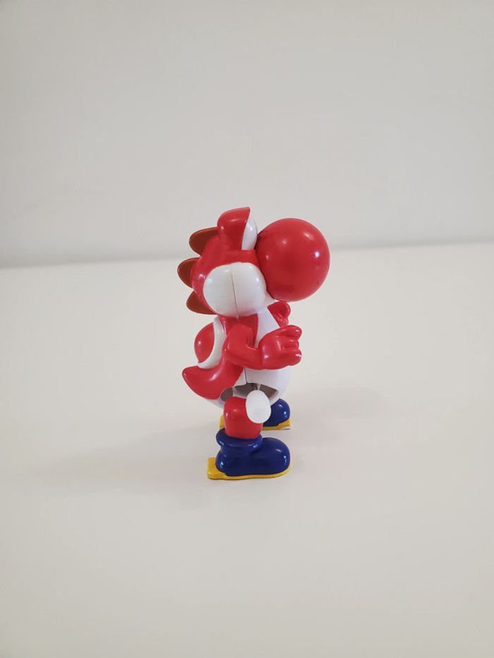 Nintendo Super Mario. Figurine de Yoshi Rouge Officielle Tomy 7 cm environ  Bon État - photo numéro 2