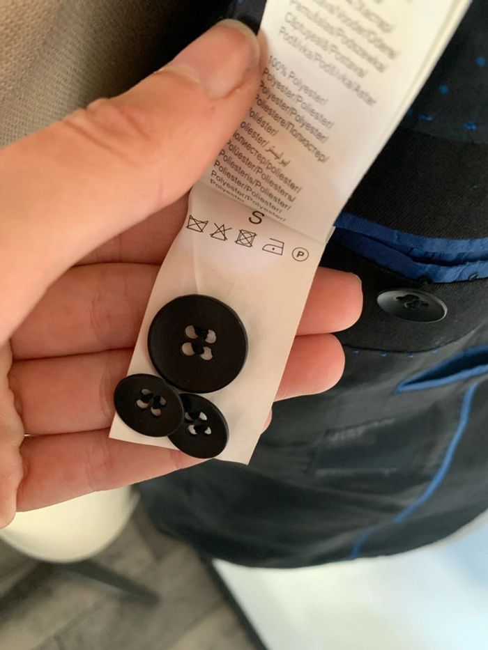 Veste tailleur jamais mise - photo numéro 6