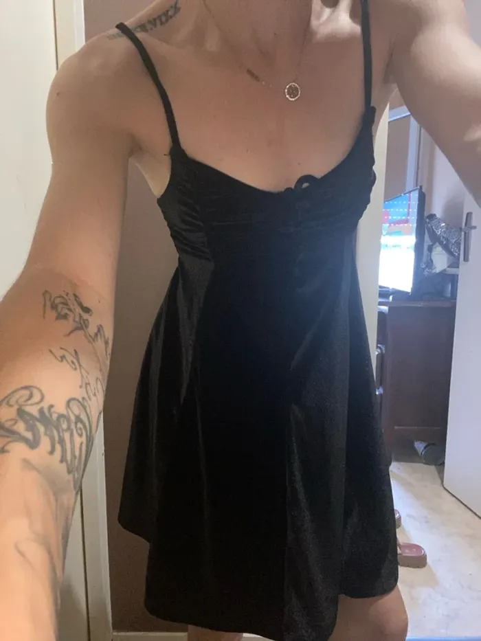 Robe en daim noire - photo numéro 12