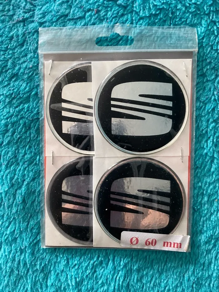 Stiker neuve - photo numéro 2