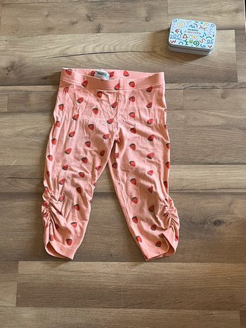 Je vend un legging court fille taille 4 ans bon état