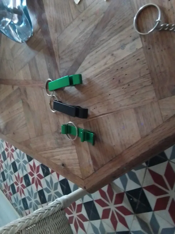 Lot de 3 porte clés décapsuleur neuf - photo numéro 5