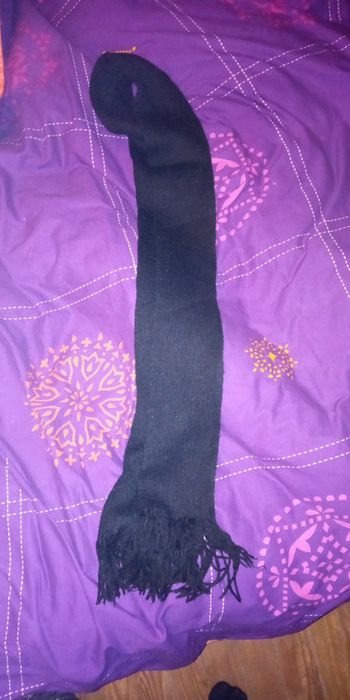 Écharpe noire en laine