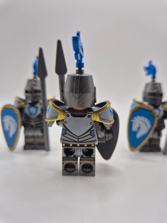 Figurines type lego 4 soldats chevaliers chevaux - photo numéro 4