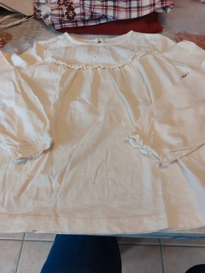 T-shirt neuf manches longues Kiabi 10A