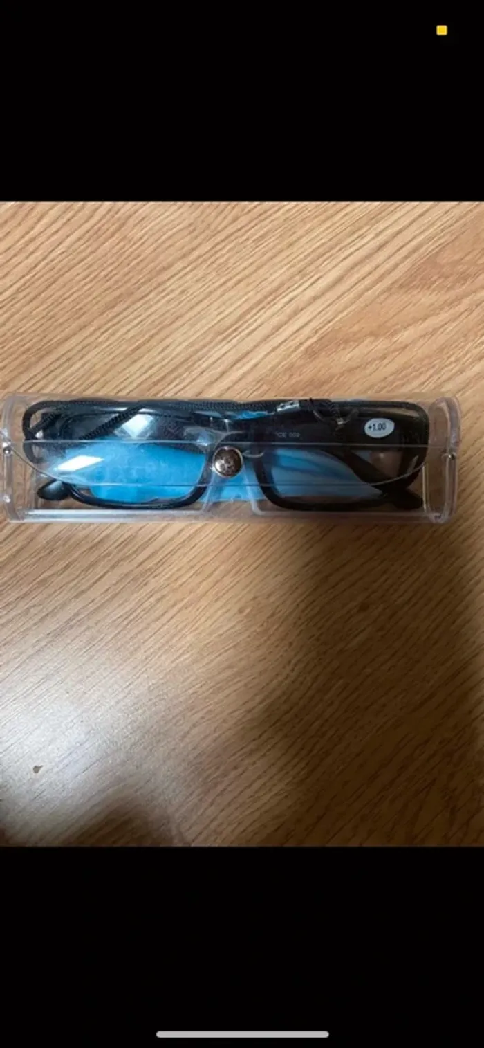 Lunette loupe neuve avec lingette et chaîne de cou