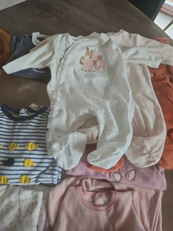 Lot de 11 pyjamas - photo numéro 6