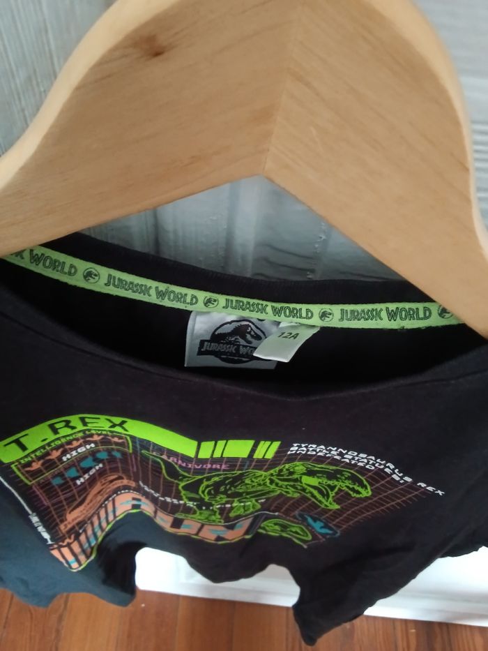 Tee-shirt Jurassic world noir et multicolore - photo numéro 2
