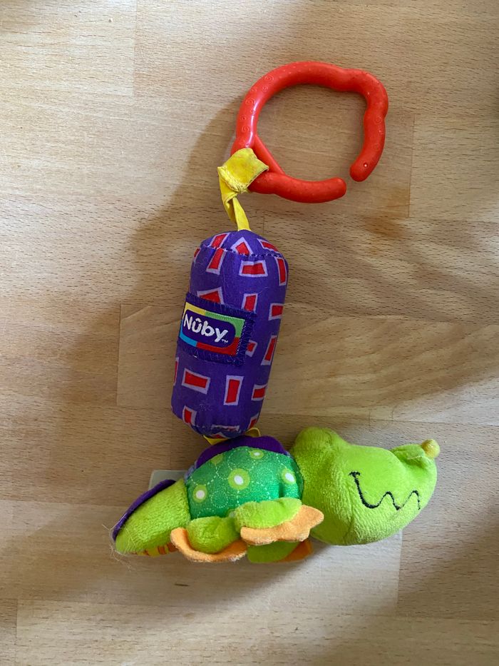 Nuby crocodile avec grelot