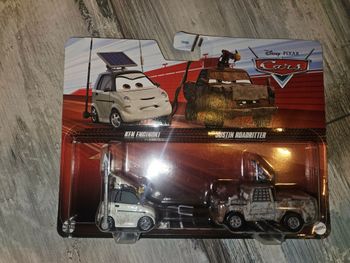 2 voitures cars disney mattel metal neuf cars disney pixar mattel