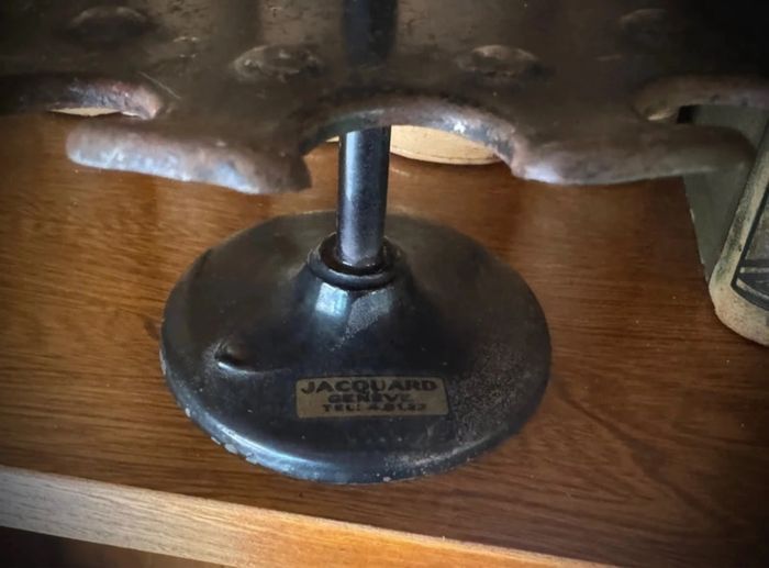 Porte-tampons ancien avec 7 tampons bois – métal noir – Jacquard Genève - photo numéro 4