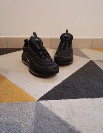 Nike air Max 97 en très bon état T-37.5