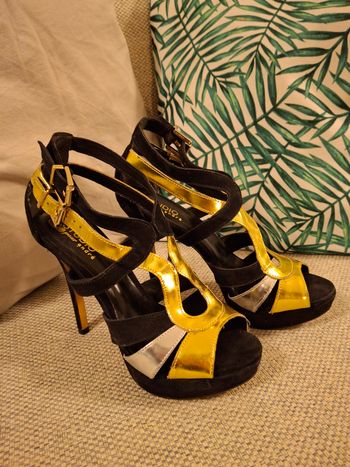 Talon aiguille or, argent et noir