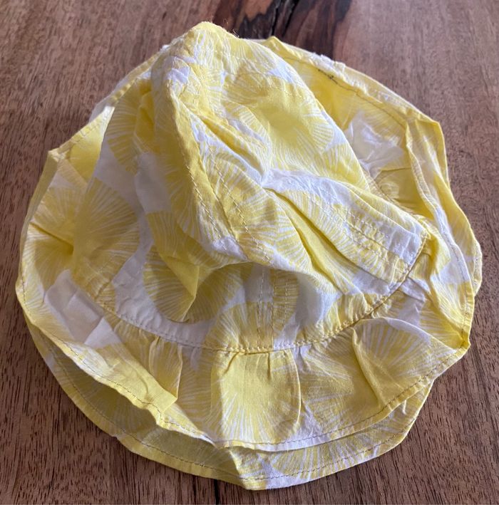 Ensemble citron , robe , chapeau et culotte - photo numéro 2