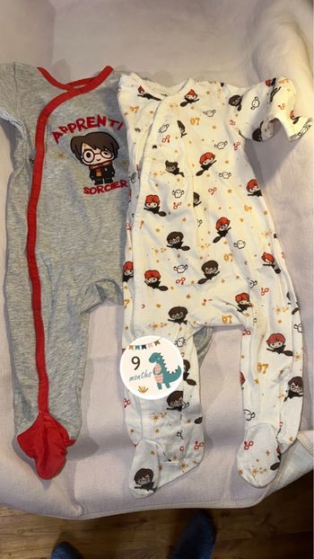 Deux pyjamas Harry Potter – taille 9 mois