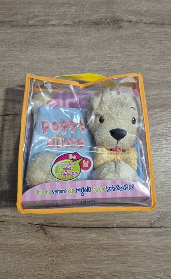 Livre en tissus vibrant Poppy aime