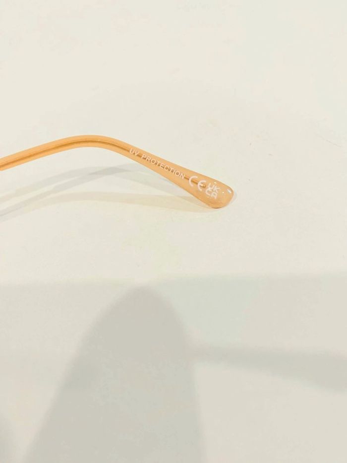 Lunette de soleil femme carrée contour beige et dorée verres dégradés UV protection catégorie 2 - photo numéro 5