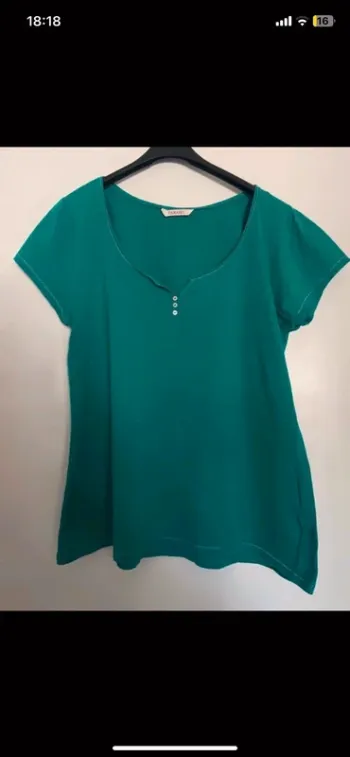 T-shirt femme .