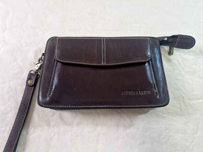 Sacoche / pochette en cuir Arthur et Aston  , marron - photo numéro 2