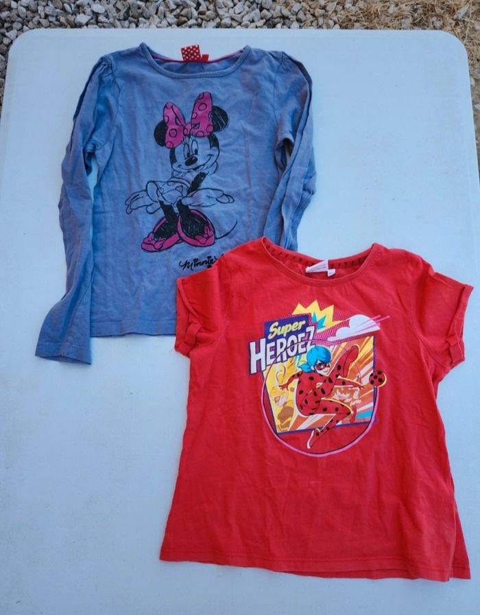Lot 2 t-shirts Disney Miraculous Minnie 10 ans