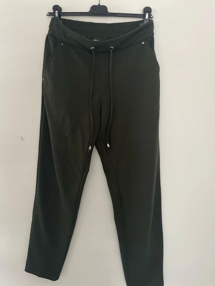 Pantalon style jogging taille 38