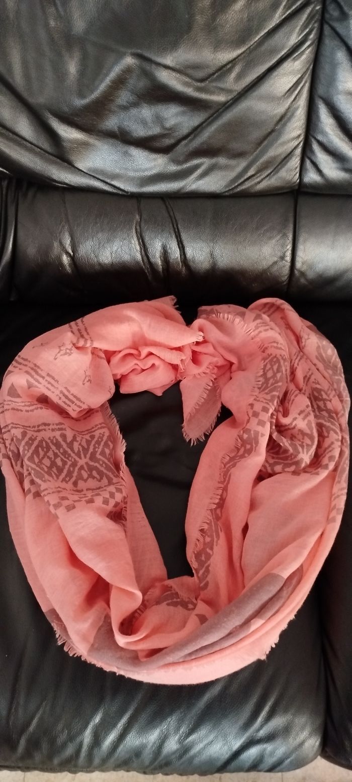 Foulard à petites franges