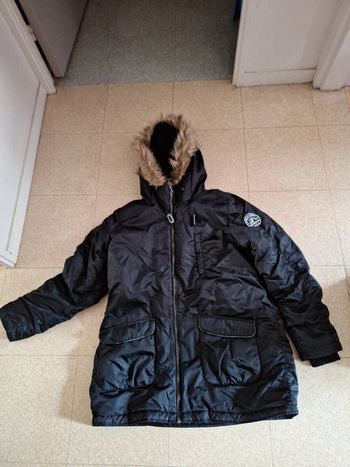 Manteau à capuche très bon état